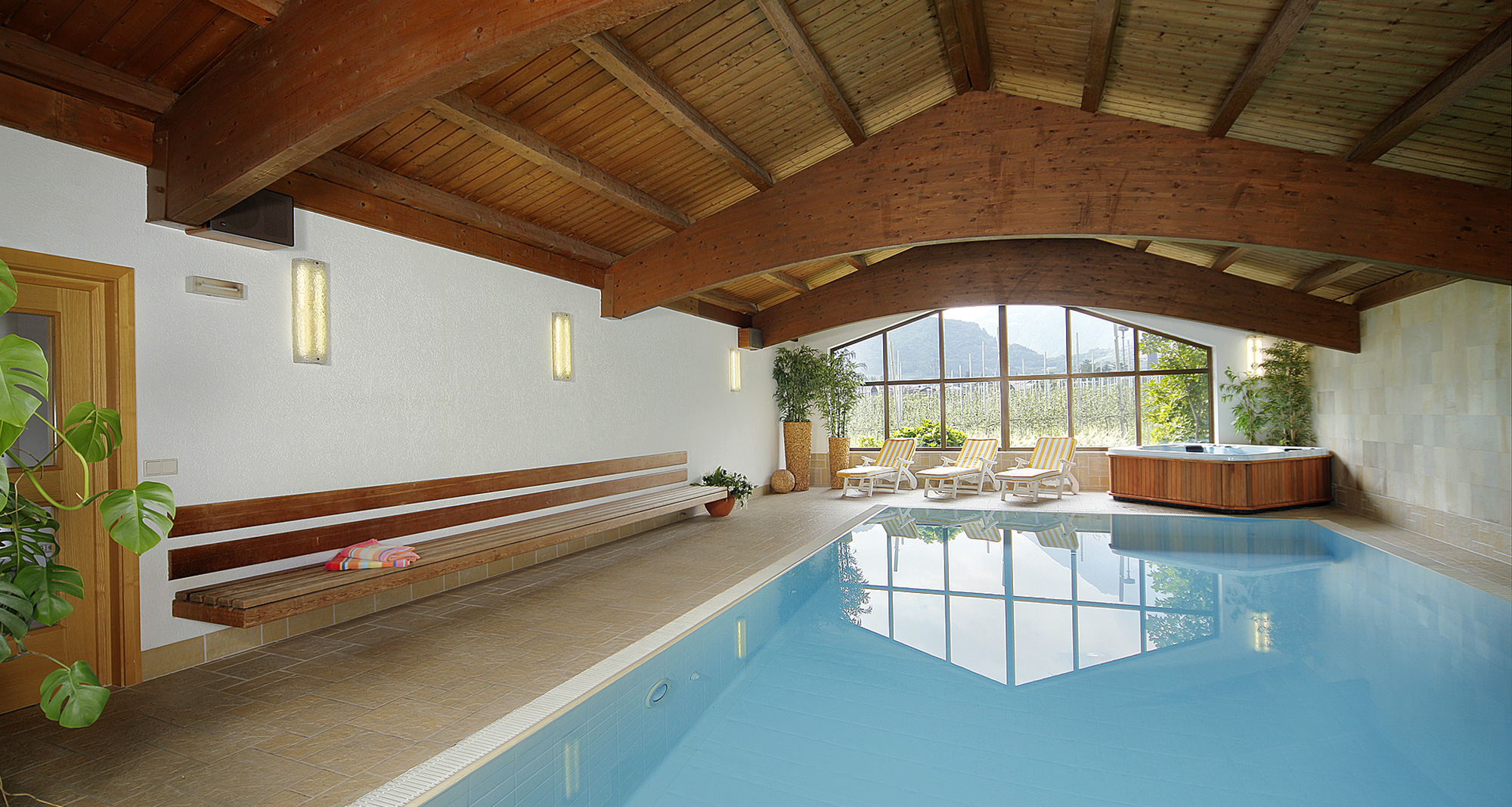 Hallenbad in der Pension Paradies in Algund